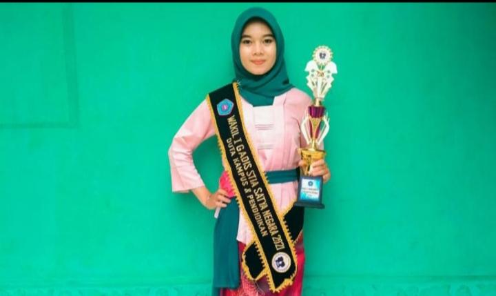 Athalia Tierani Raih Wakil I Bujang Gadis Kampus STIA Satya Negara Palembang 2021