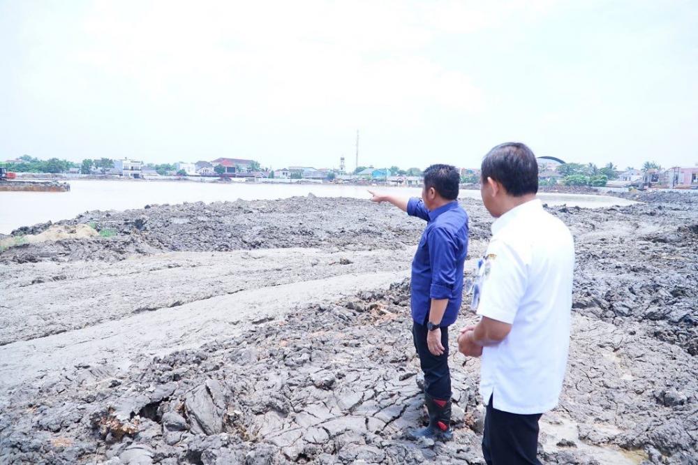 Herman Deru Tinjau Pengerjaan Pengembangan Danau Opi Sebagai Kolam Retensi Atasi Banjir