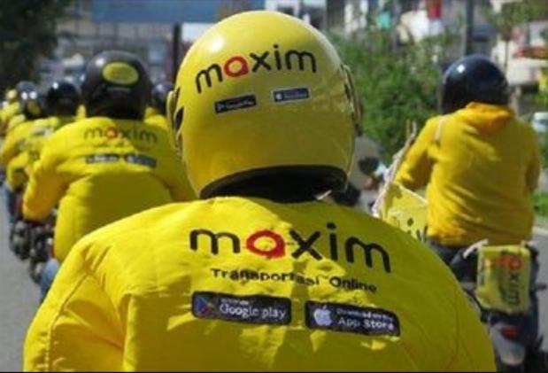 Maxim Berikan Santunan Rp 10 Juta Kepada Pengemudi yang Mengalami Kecelakaan di Palembang