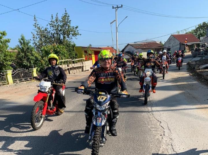 Pulihkan Ekonomi dan Wisata, HD Jajal Keindahan Alam OKU Selatan Bareng 2.500 Crosser