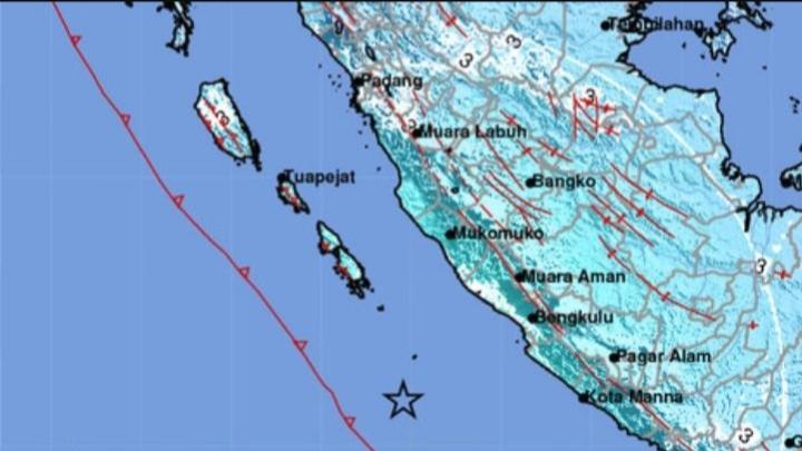 Warga Rasakan Gempa Kuat Magnitudo 6.6 Saat Guncang Kota Bengkulu